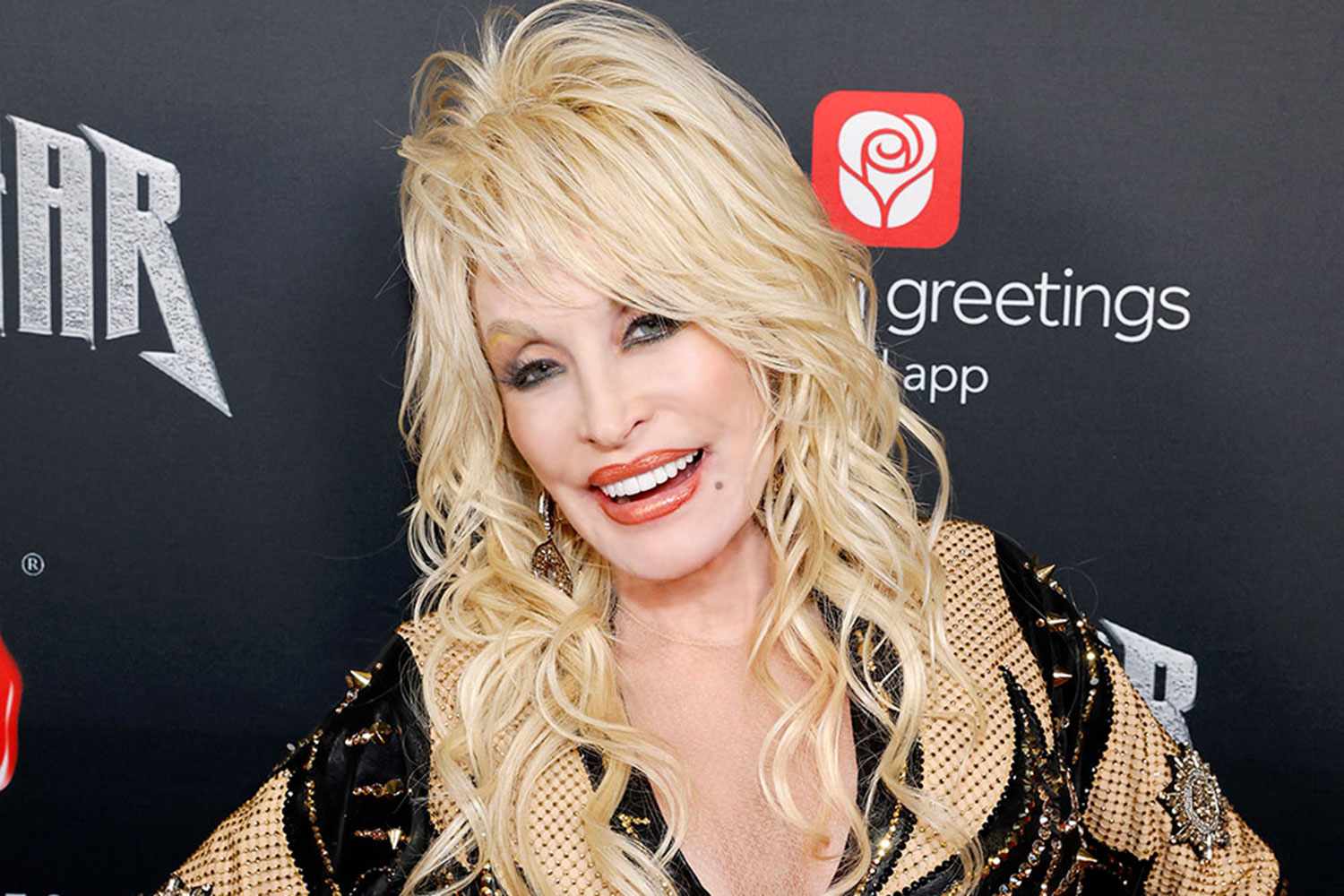 Dolly Parton Height and Body Measurements